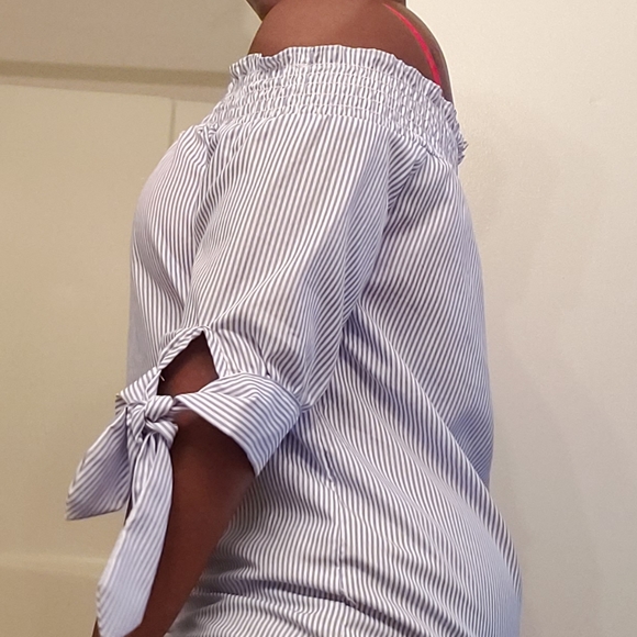 Off Shoulder Blouse - Picture 4 of 4